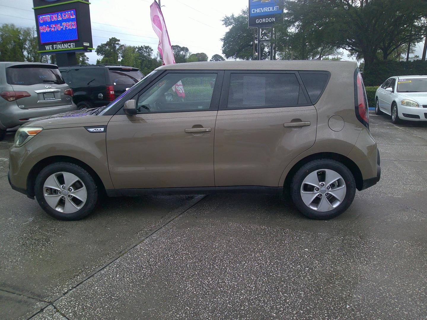 2015 BROWN KIA SOUL BASE (KNDJN2A21F7) , located at 10405 Abercorn Street, Savannah, GA, 31419, (912) 921-8965, 31.988262, -81.131760 - Photo#4